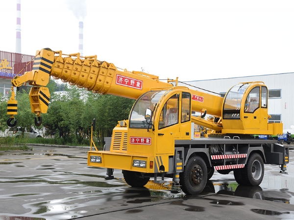 12噸六輪 6X8節(jié)自制吊